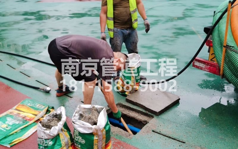 218锁二管道清淤