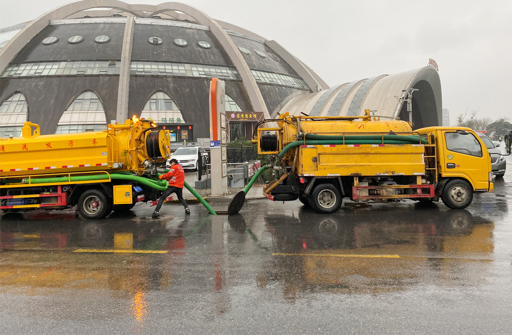 271锁二商场管道清淤