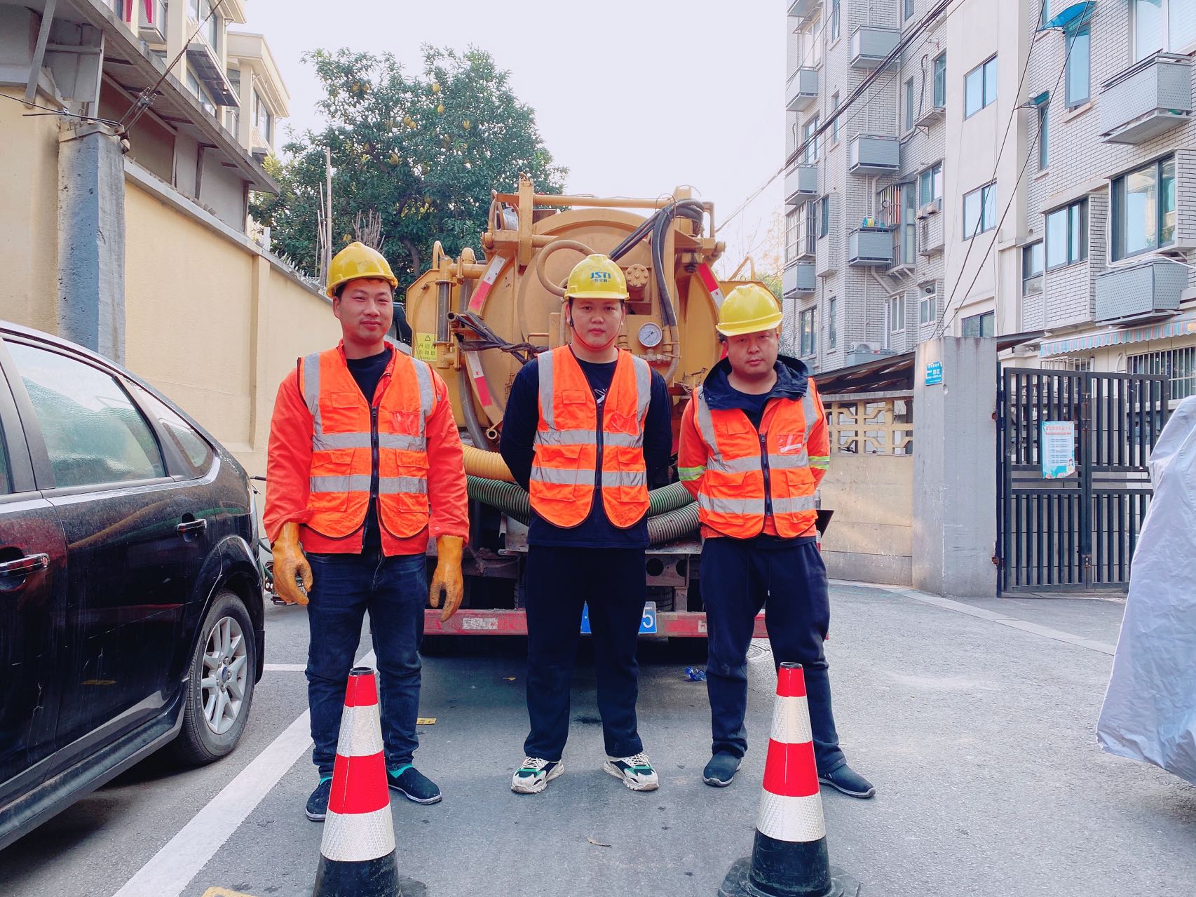 锁二南京某小区管道清淤检测施工